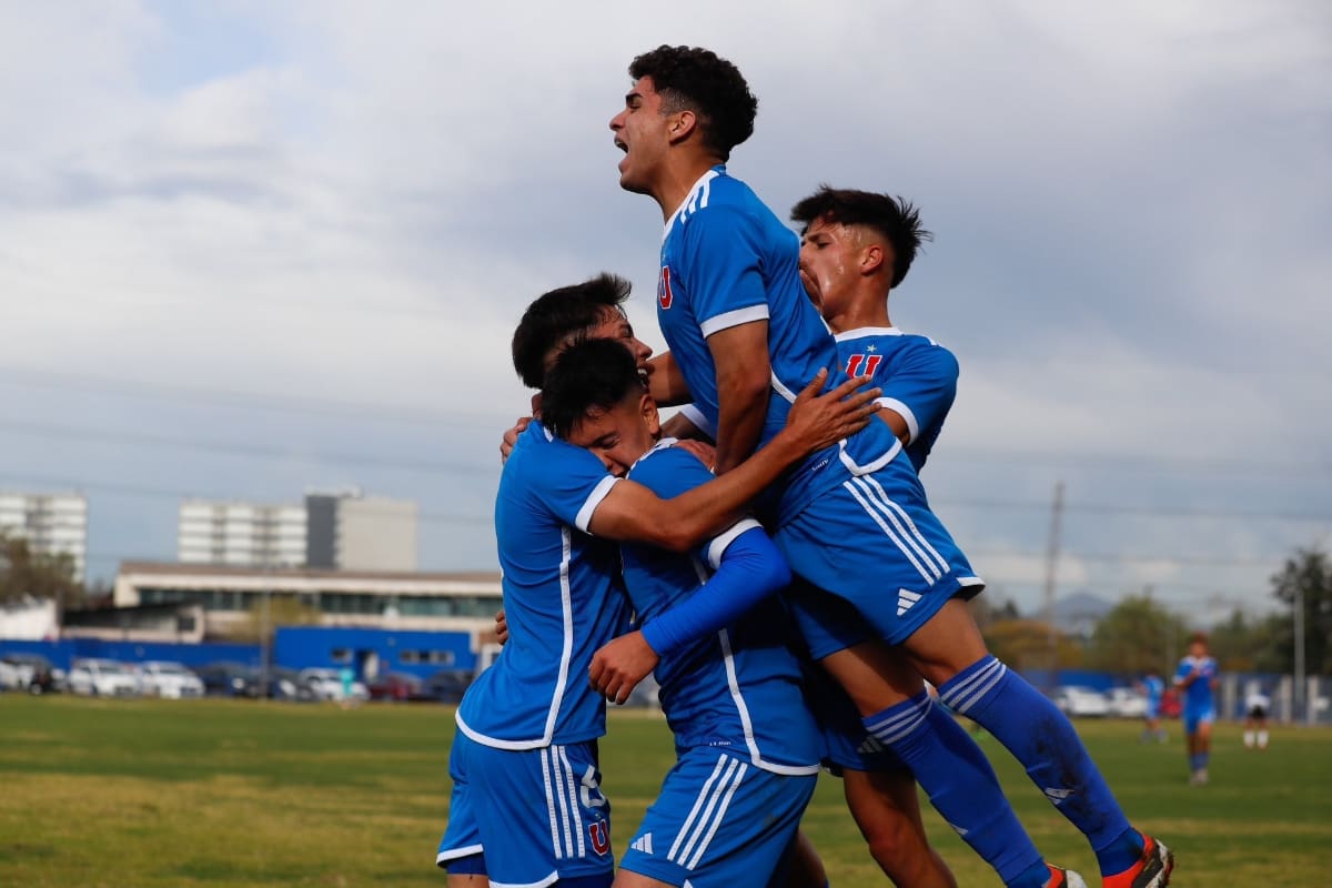 Apostó por la cantera, no convocó a dos titulares y dio resultado: La alegría de Álvarez por las promesas azules