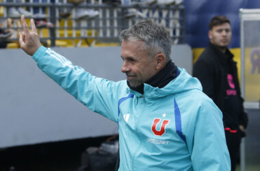 El técnico de la Universidad de Chile, Gustavo Álvarez