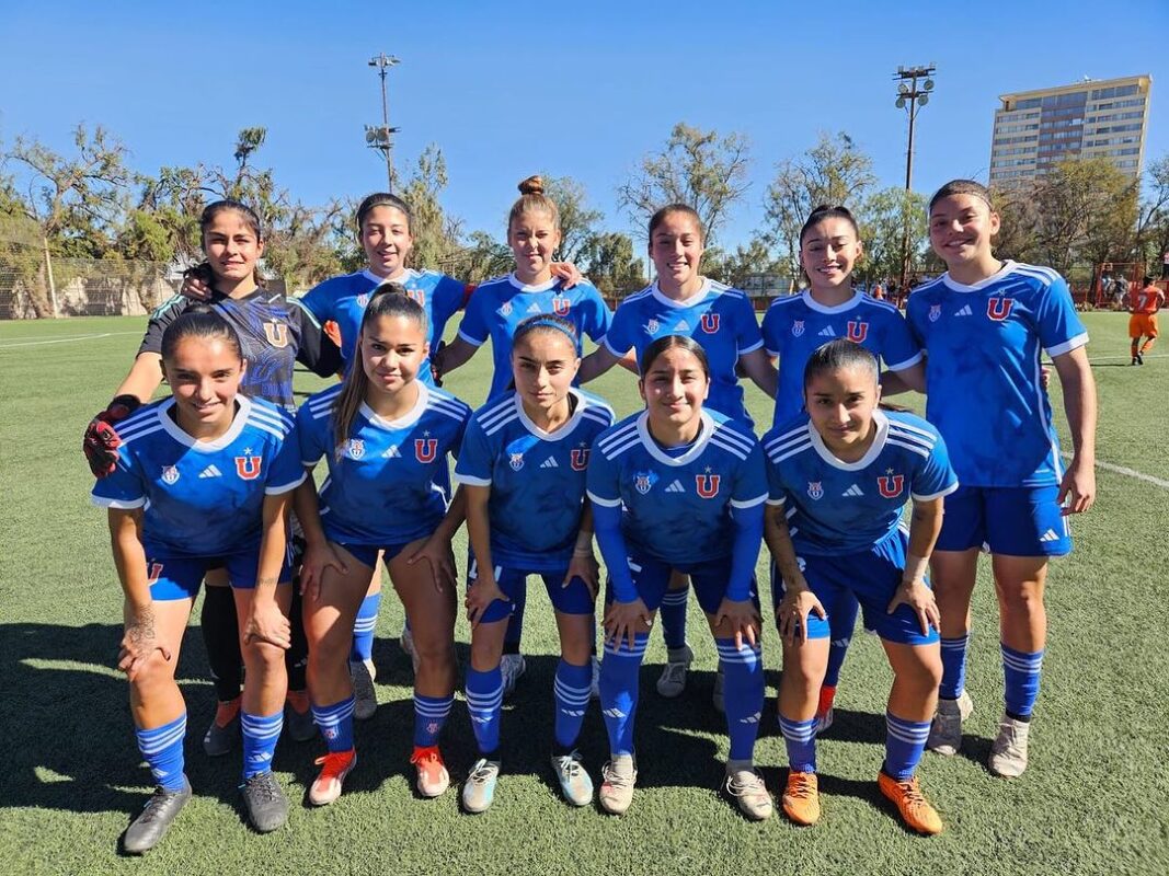 Se sobrepuso de triste noticia para ser figura: Arquera de Las Leonas tapó un penal y la Juvenil de la U clasificó a semifinales