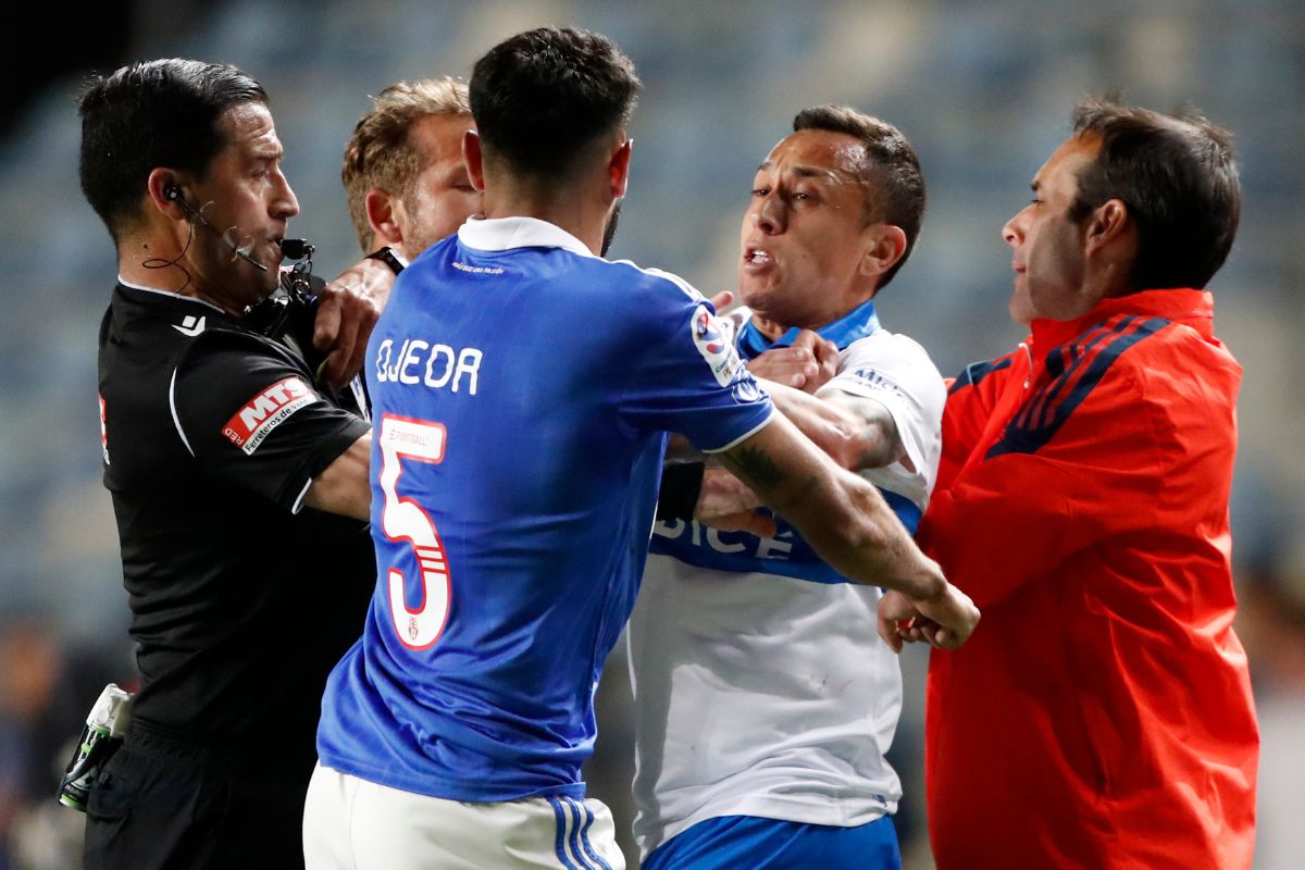 "Por urgencia": proponen a jugador de la U para reforzar a Universidad Católica