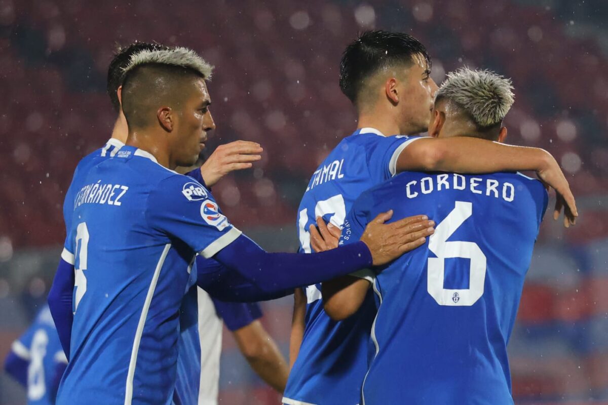 Universidad de Chile celebrando un gol en el Estadio Nacional.