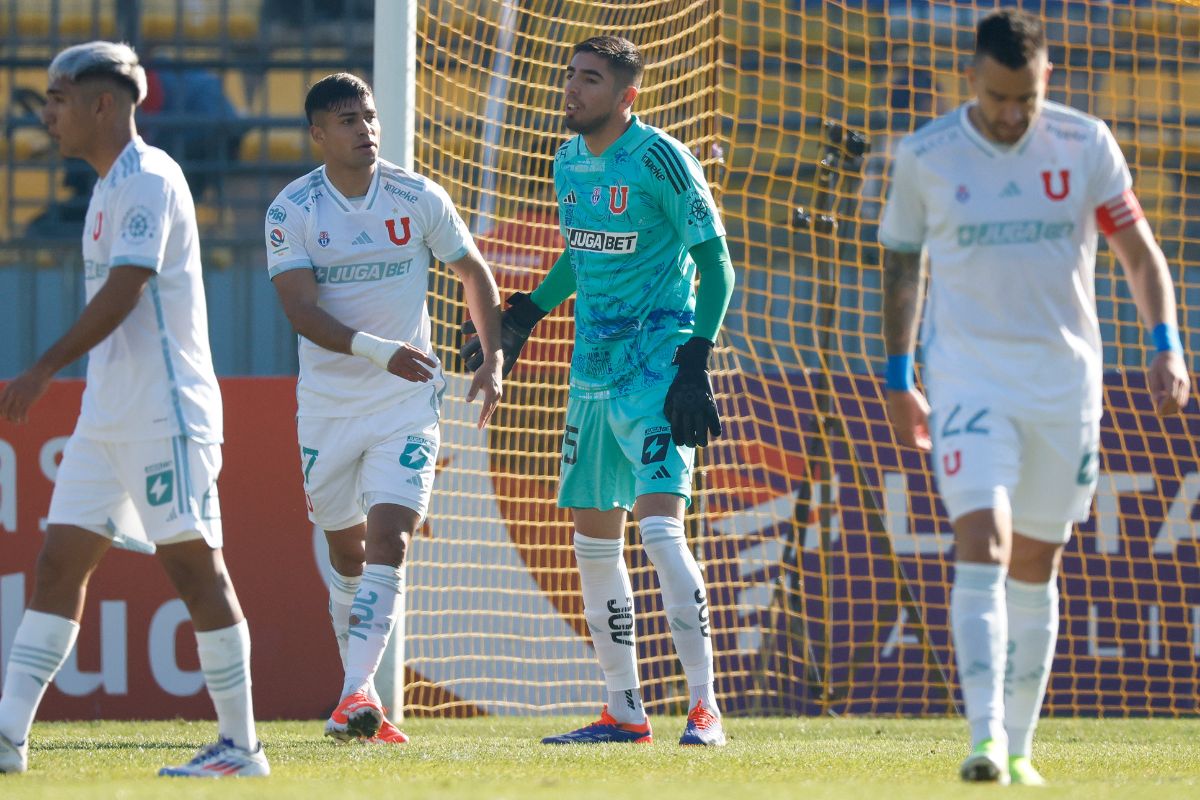 "Actualmente está para ser suplente": este fue el jugador apuntado por los hinchas de la U tras derrota ante Everton