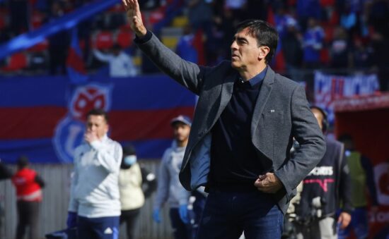 Ex Colo-Colo busca arruinar los planes de la U sobre su próximo refuerzo