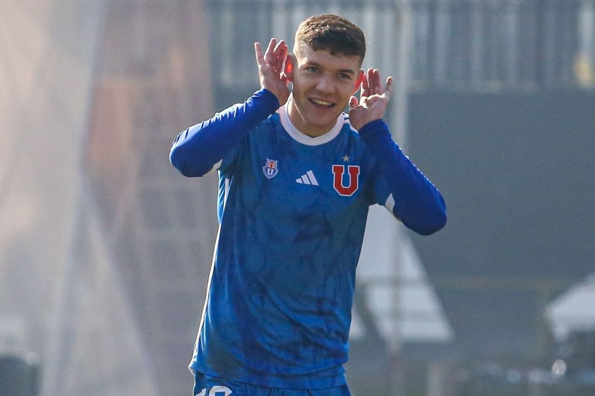 Pide minutos a Gustavo Álvarez: juvenil de la U anotó golazo en importante triunfo de La Roja