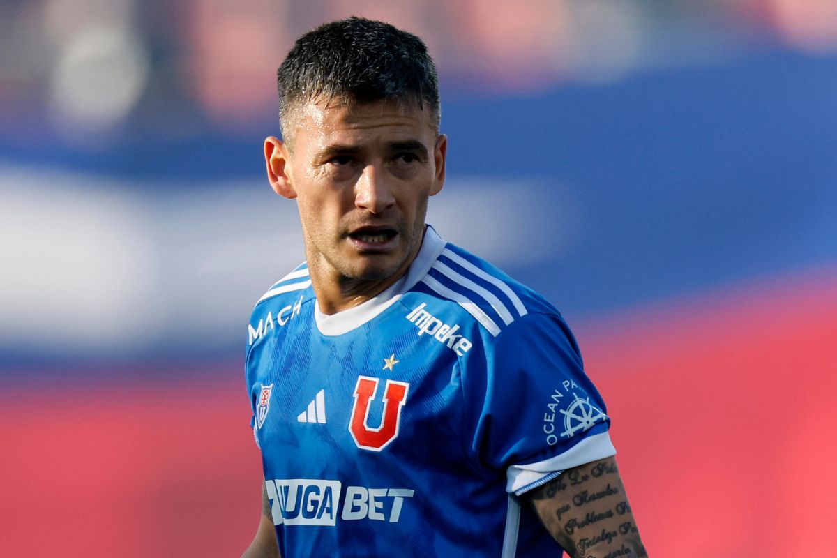 Charles Aránguiz en el Superclásico.