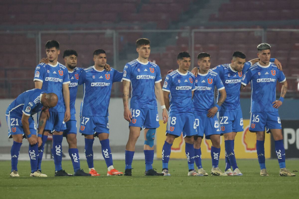 De no creer: Avisan que central de la U salió lesionado del entrenamiento y estará semanas fuera de las canchas