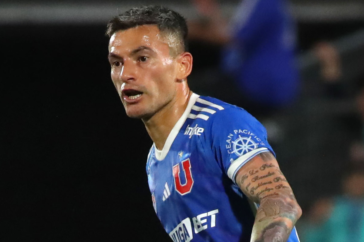 Johnny Herrera saca pecho por Charles Aránguiz y se va en picada contra Arturo Vidal