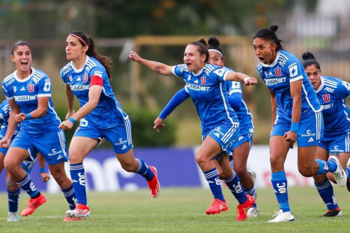 Universidad de Chile Femenino celebrando el triunfo vs Coquimbo Unido.