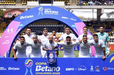 Alarmas en la U: La figura azul que será baja ante River Plate y duda para la Supercopa