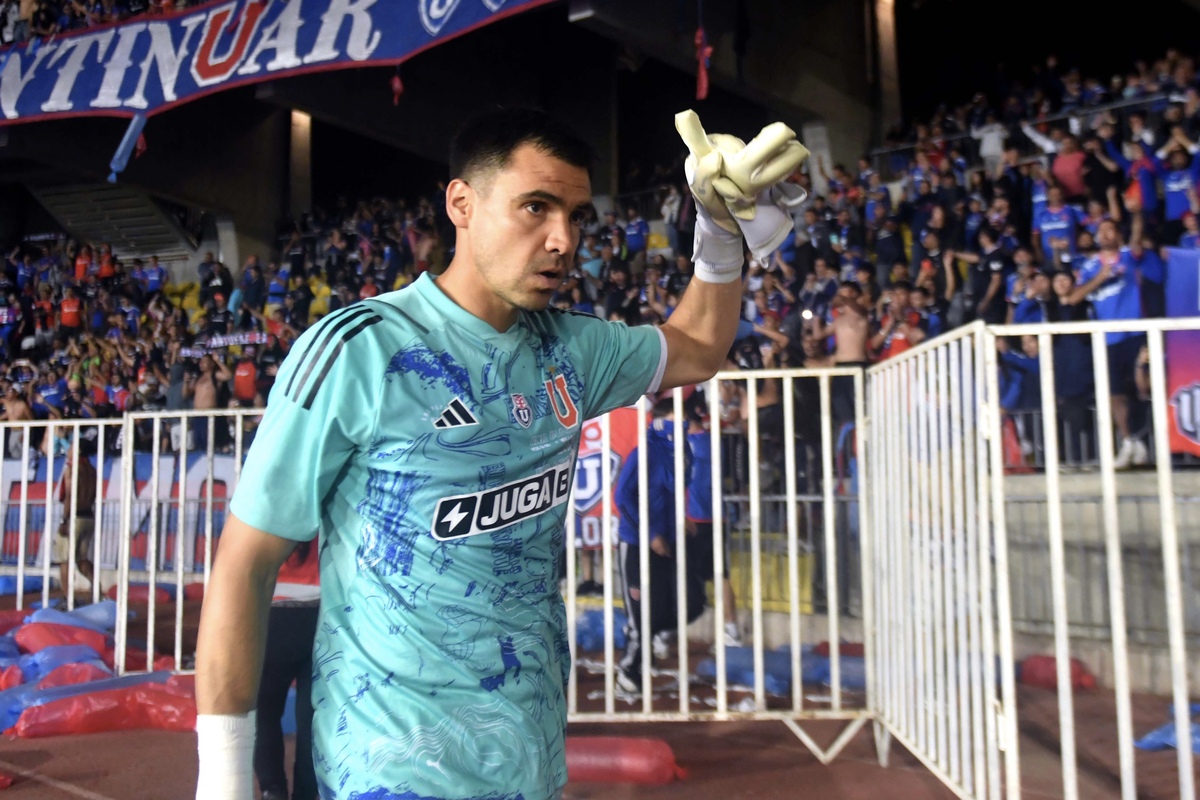 [Video] La gran atajada de Cristopher Toselli al penal de Cobresal que mantiene con chances a la U en El Salvador