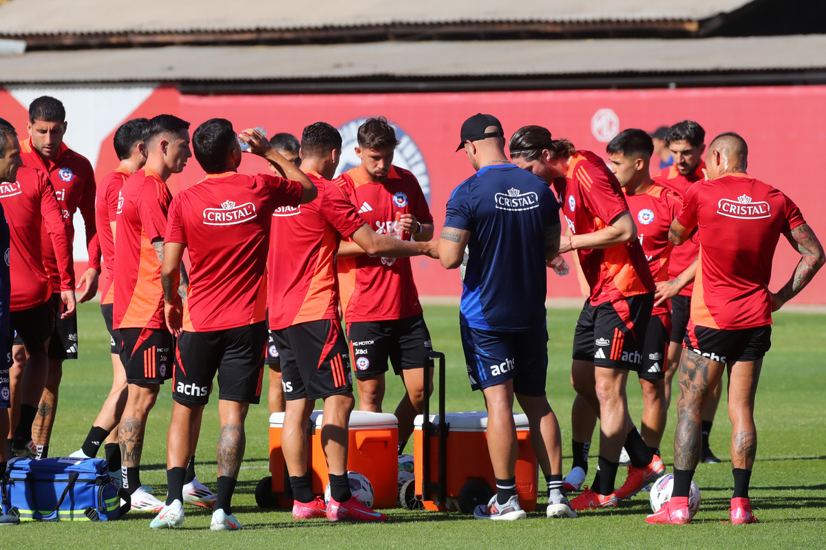 Llenan de cuestionamientos suplencia de figura de la U en La Roja: "Tiene que estar"