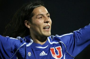 La preocupación de Hugo Droguett por la posible carencia de un referente de la U para la Libertadores: “Es otra dinámica”