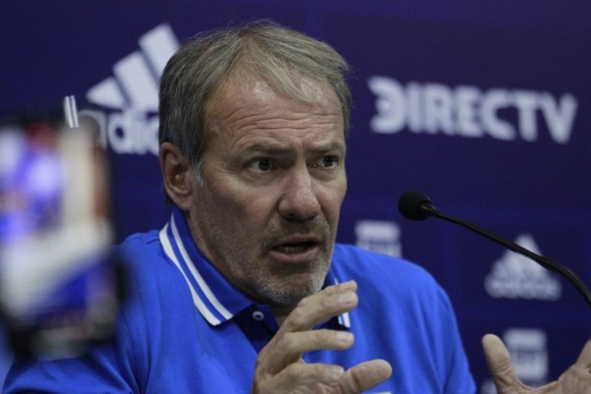 "No va a ser simple": Un cauteloso Sergio Vargas advierte a la U en su partido frente a Carabobo