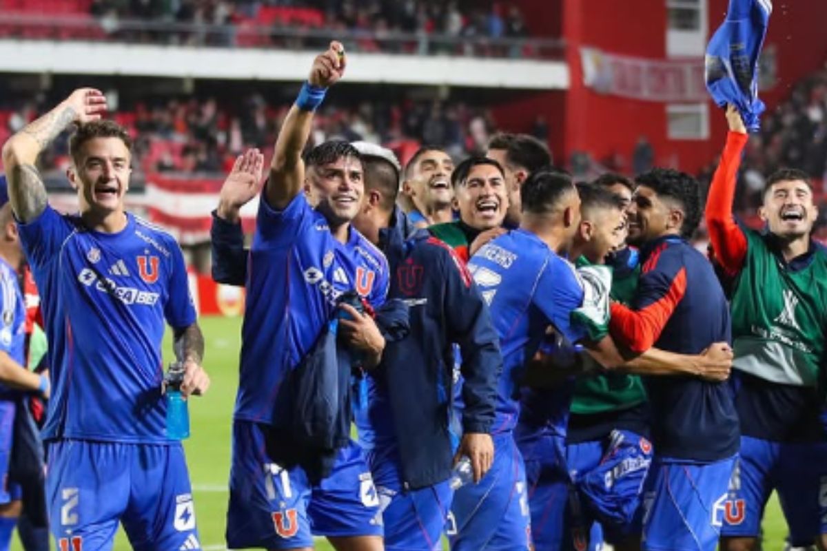 Gonzalo Fouillioux contrasta el gran momento de la U con el duro presente de Eduardo Vargas: “¿Qué pensará?”