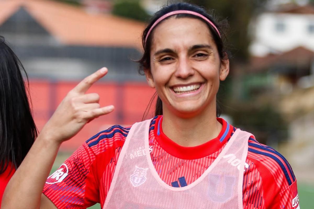 Daniela Zamora con U de Chile Femenino tras vencer a Santiago Wanderers.