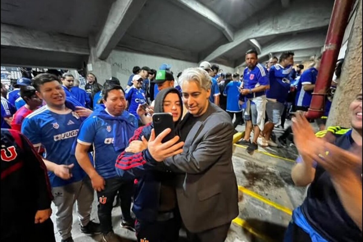 ME-O compartiendo con hinchas azules.