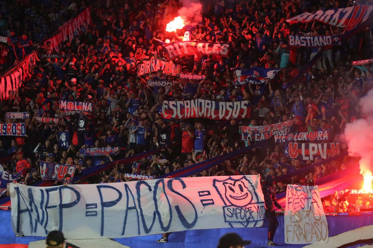 La U Fuegos Artificiales