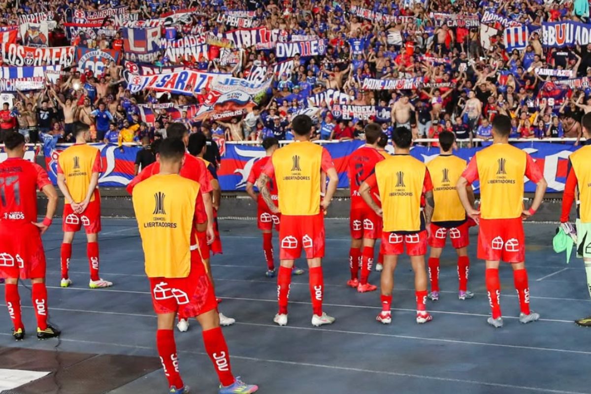 Hinchas de la U cuestionan a Lucas Assadi