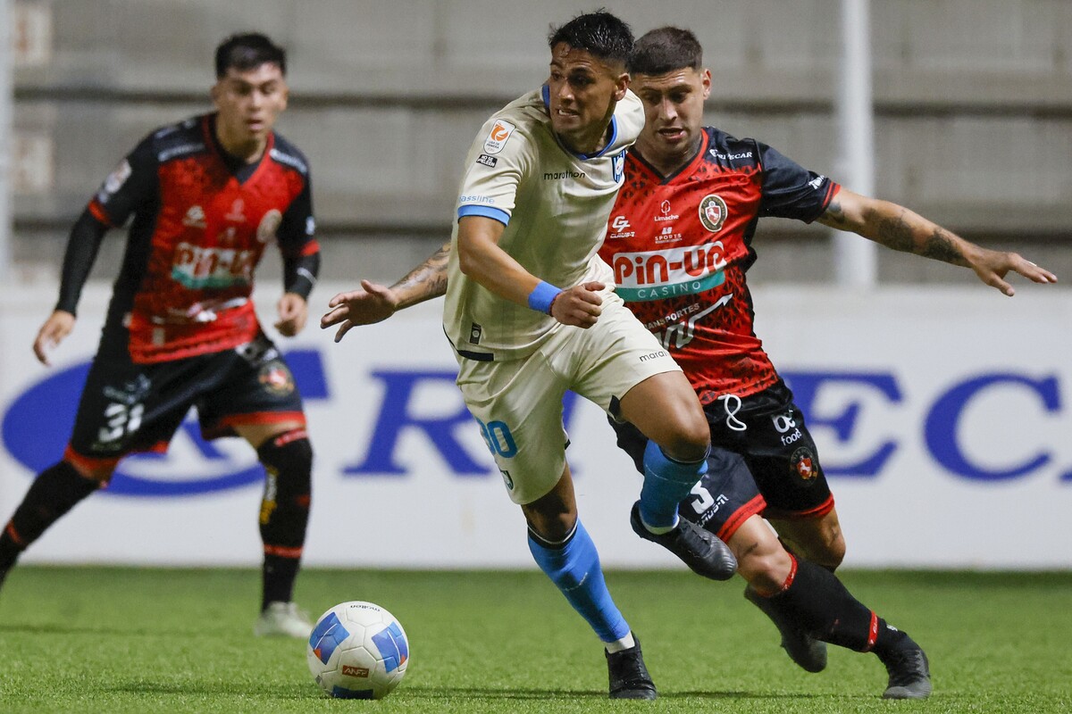 Garrido defendiendo los colores de Huachipato.